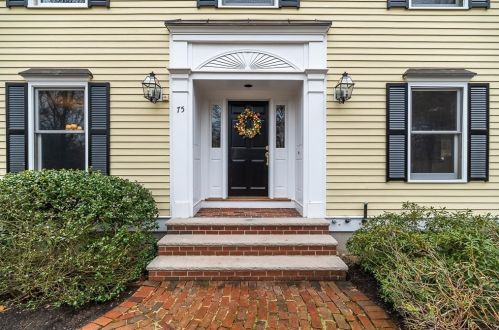 75 Autumn Ln, Hamilton, MA 01982 exterior