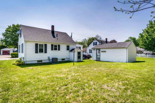 8 Elmview Cir, Dover, NH 03820 exterior