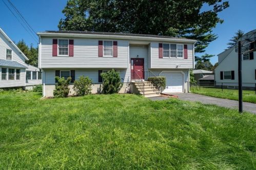 75 King Philip Rd, Worcester, MA 01606 exterior
