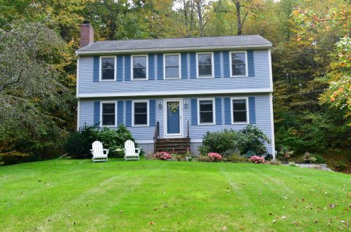 11 Deer Hollow Rd, Plaistow, NH 03865 exterior