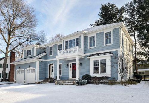 57 Chesterton Rd, Wellesley, MA 02481 exterior