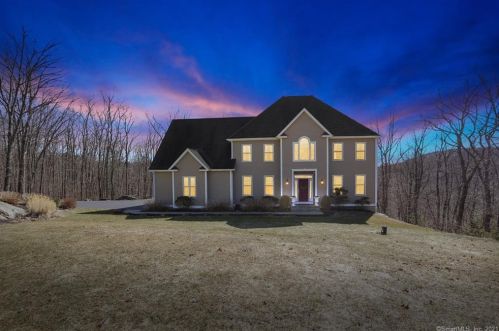 55 Angelas Way, Unionville, CT 06013 exterior