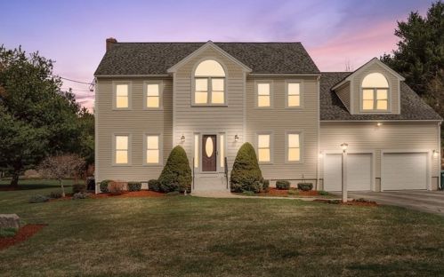 12 Crystal Ln, Easton, MA 02356 exterior