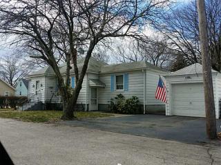 15 Calcott St, Warwick, RI 02889 exterior