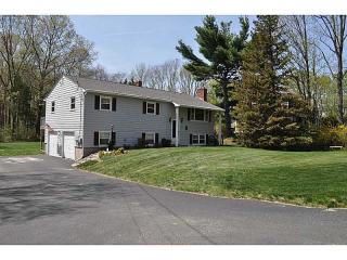 320 Abbey Dr, Cumberland, RI 02864 exterior