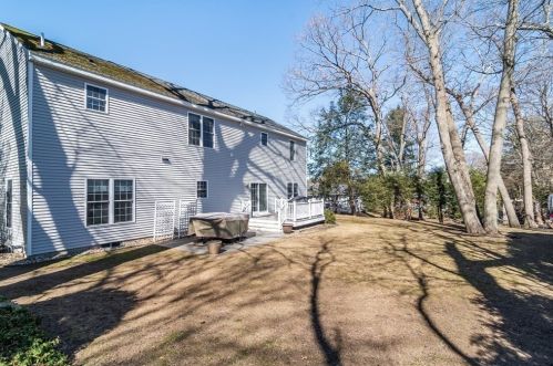 11 Irving Rd, Natick, MA 01760 exterior