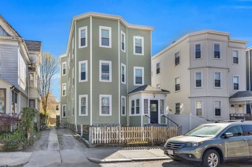 9 Mount Vernon St, Roxbury Xing, MA 02135 exterior