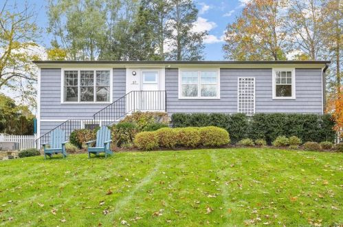 37 Split Level Rd, Ridgefield, CT 06877 exterior