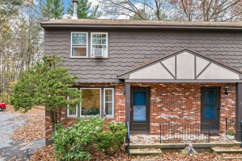 8 Midridge Cir, Londonderry, NH 03053 exterior