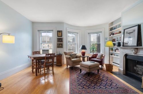 16 Rutland Sq, Roxbury-Xing, MA 02118 exterior