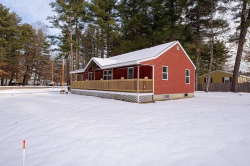 3 Calico Cir, Nashua, NH 03062 exterior