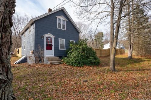 490 Boston Post Rd, Waterford, CT 06385 exterior