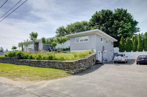 15 Seaview Ct, Tiverton, RI 02878 exterior