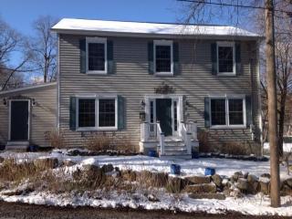 2 Spring Ln, Pigeon Cove, MA 01966 exterior