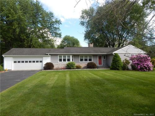 5 High Ridge Rd, Brookfield Center, CT 06804 exterior