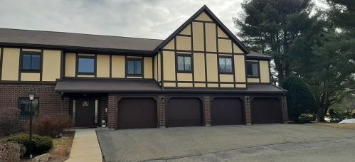 15 Rainbow Pond Dr, Walpole, MA 02081 exterior
