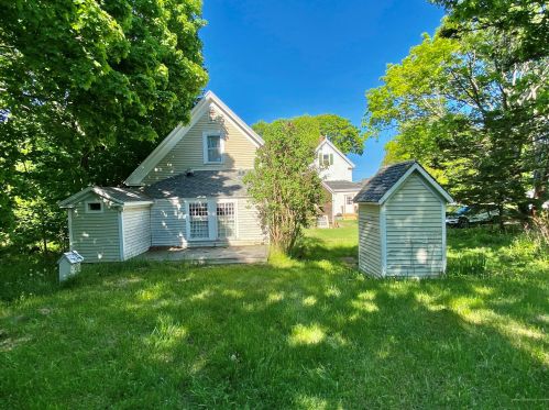 5 Washington School Rd, Vinalhaven, ME 04863 exterior