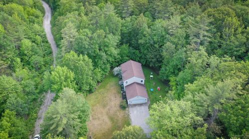 3 Farwell Dr, Raymond, ME 04071 exterior