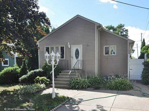 126 Edgeworth Ave, Providence, RI 02904 exterior