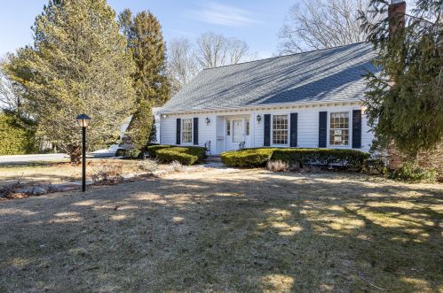 27 Huettner Rd, Falmouth, MA 02543 exterior