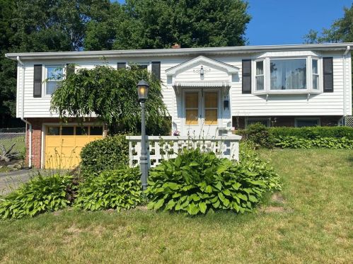93 Burgess Rd, Somerset, MA 02726 exterior