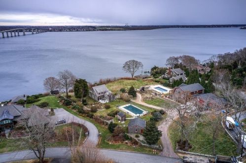66 Spring St, South-Kingstown, RI 02874 exterior