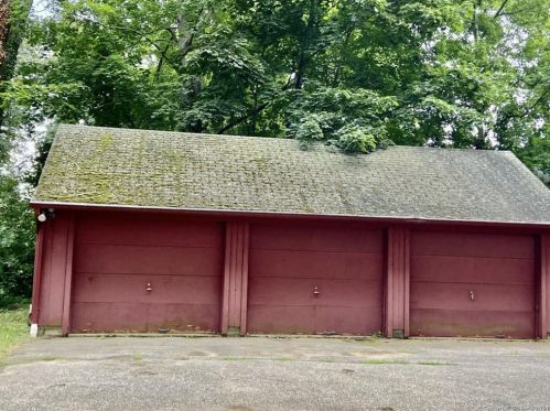39 Windham Center Rd, North Windham, CT 06280 exterior