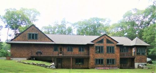 258 Tower Hill Rd, Valley Falls, RI 02864 exterior