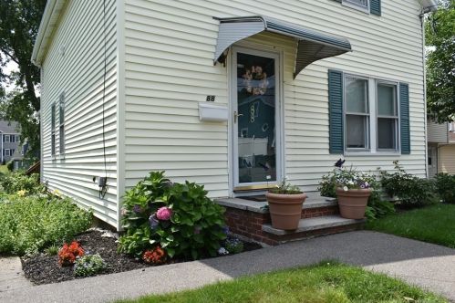 88 Grand View Ave, Revere, MA 02151 exterior