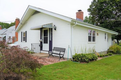 53 Dougherty St, Manchester, CT 06040 exterior