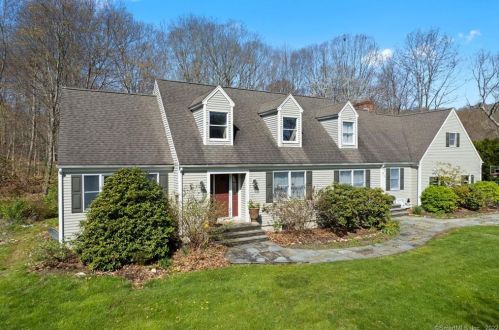 22 Village Dr, East-Lyme, CT 06333 exterior