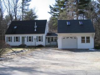 424 Nadine Dr, Pembroke, NH 03275 exterior