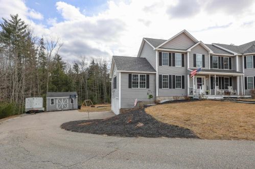 8 Kettle Ln, New Boston, NH 03070 exterior