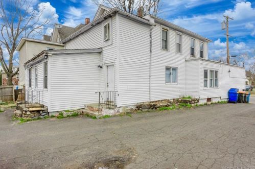 398 Center St, Meriden, CT 06450 exterior