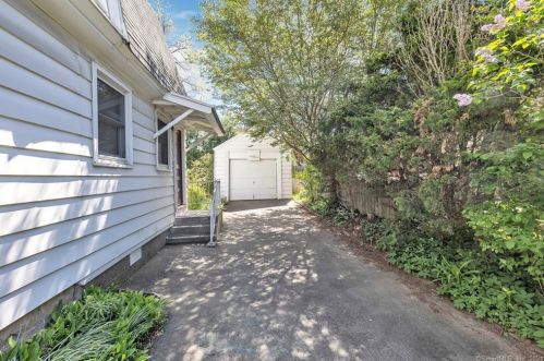 251 Nichols Ave, Stratford, CT 06614 exterior