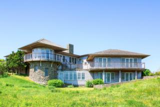 3 Eliot Ave, Chilmark, MA 02535 exterior