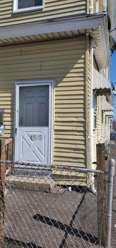 1220 Pembroke St, Bridgeport, CT 06608 exterior