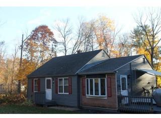 12 Maple St, Southwick, MA 01077 exterior