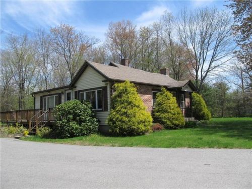 1341 Putnam Pike, Glocester, RI 02814 exterior