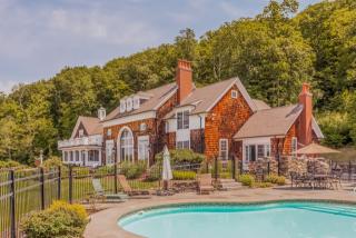 54 Hangdog Ln, Somers, CT 06071 exterior