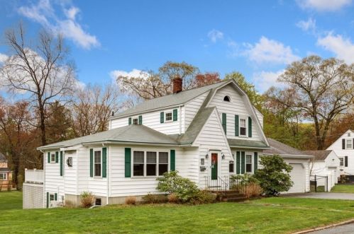 13 Ashwood Rd, South Lynnfield, MA 01940 exterior