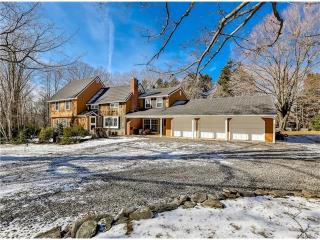 182 Beardsley Rd, Huntington, CT 06484 exterior