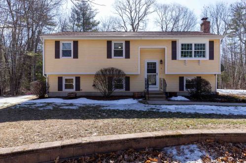 8 Foxglove Ter, Concord, NH 03303 exterior