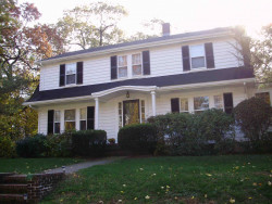 14 Victoria Cir, Newton, MA 02459 exterior