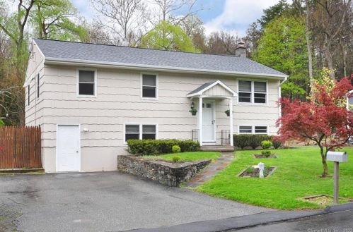 17 Wampum Dr, Northville, CT 06776 exterior