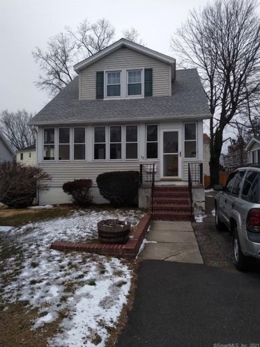 12 Winfield Ct, Norwalk, CT 06855 exterior
