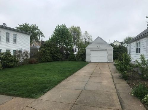 41 Meridian St, Providence, RI 02908 exterior