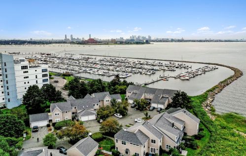 5 Ketch Ln, Quincy, MA 02171 exterior