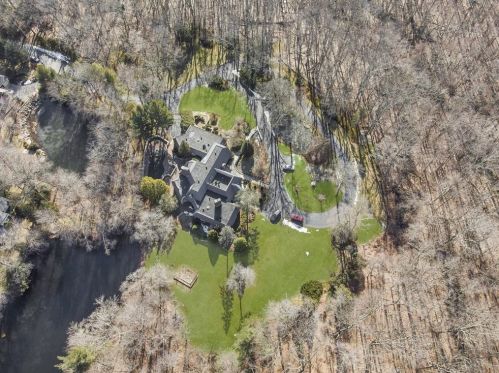 1000 Old Greenwich Dr, East-Greenwich, RI 02818 exterior