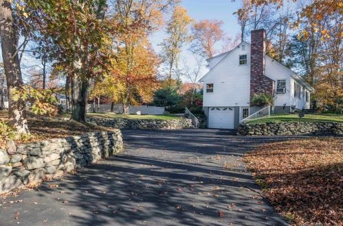 1697 Center Groton Rd, Gales Ferry, CT 06339 exterior